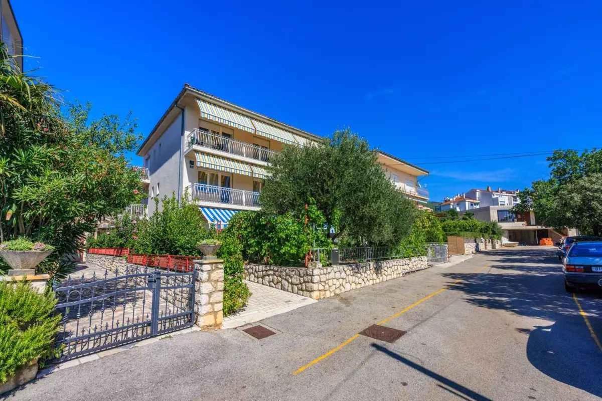Four-Bedroom Apartment In Crikvenica II Exterior photo
